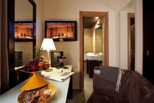 Dellarosa Hotel and Suites